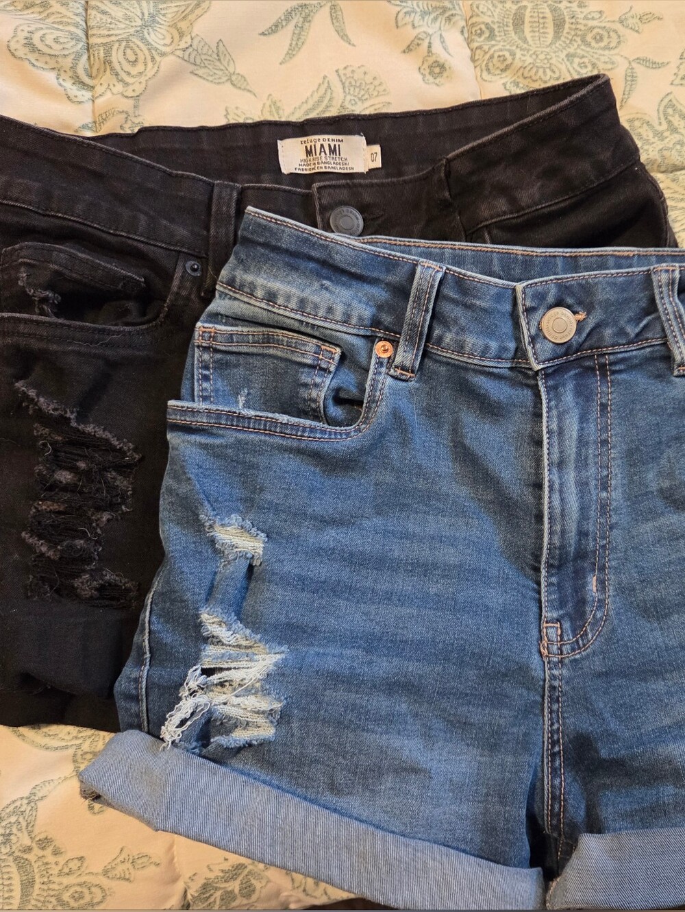 High-Rise Distressed Women’s Jean Shorts - Blue / Black